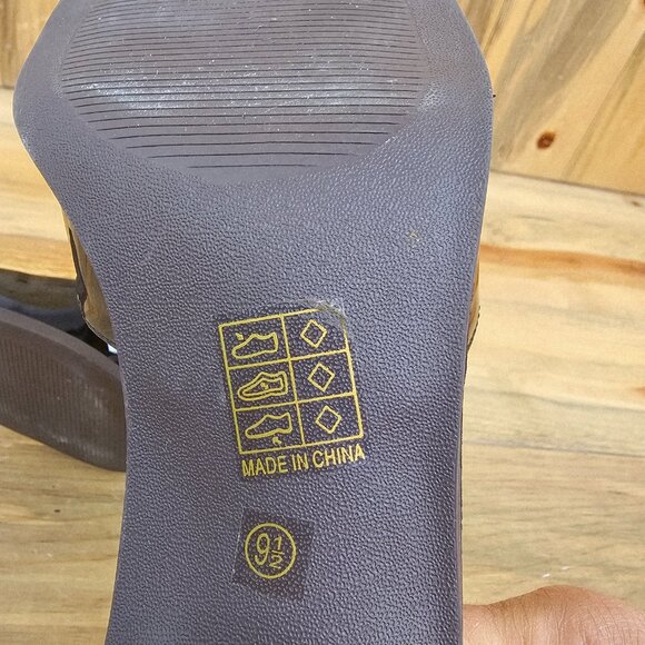 Journee Collection Black Block Heels - Picture 6 of 7